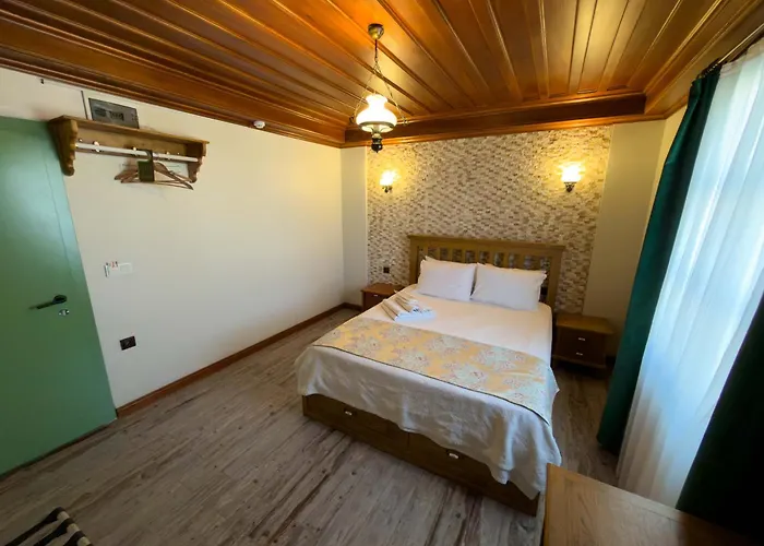 Cunda Svila - Adult Only