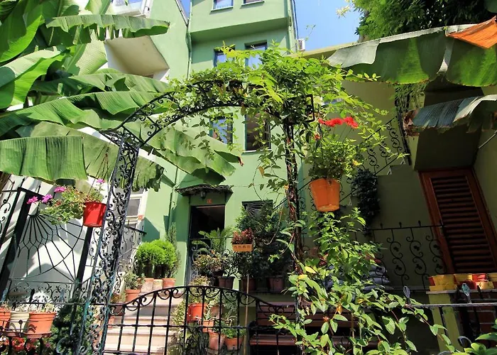 Emin Apart Pension