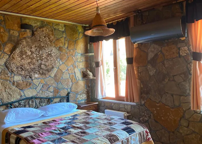 Uysallar Koy Evi