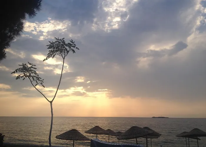 Yarar Hotel