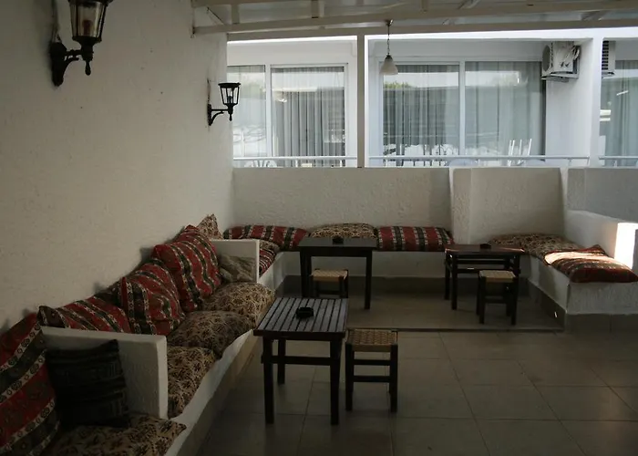 Yarar Hotel