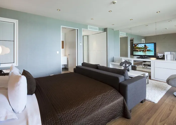 7800 Cesme Otel, Türkiye