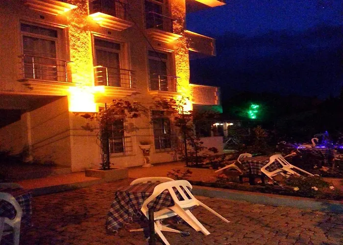 Oezguer Motel