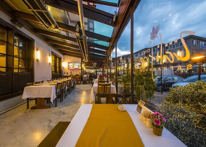 Zalifre Hotel