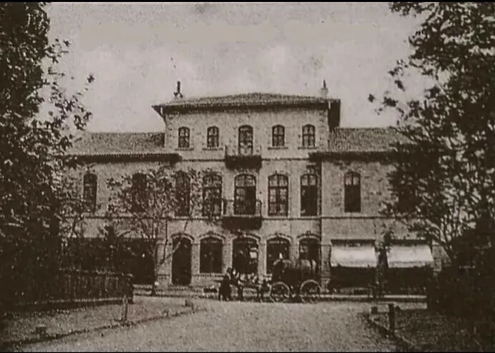 Augustus Boutique
