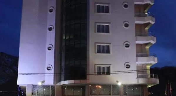 Paluri Hotel