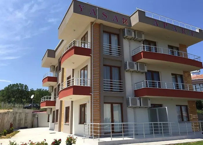 Yasar Apart