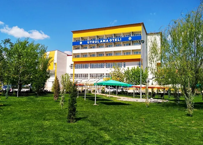 Uluirmak Uygulama Oteli