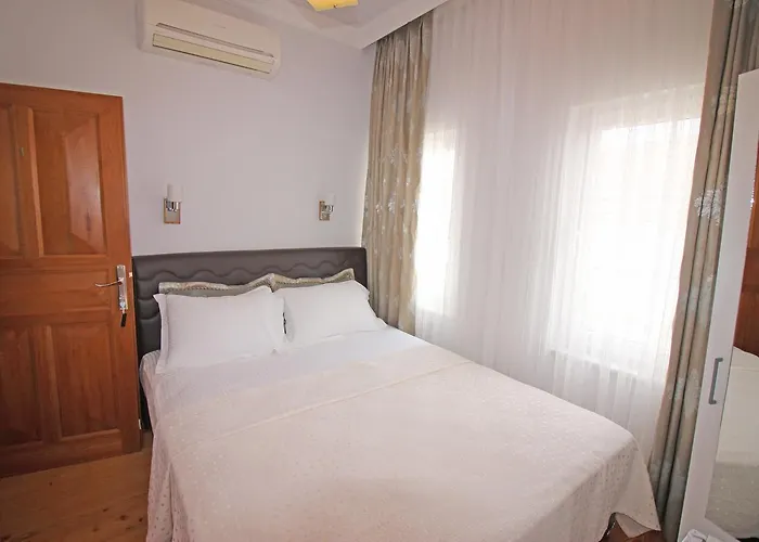 Hera Hotel (Adults Only)