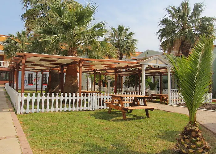 Club Tarhan Beach