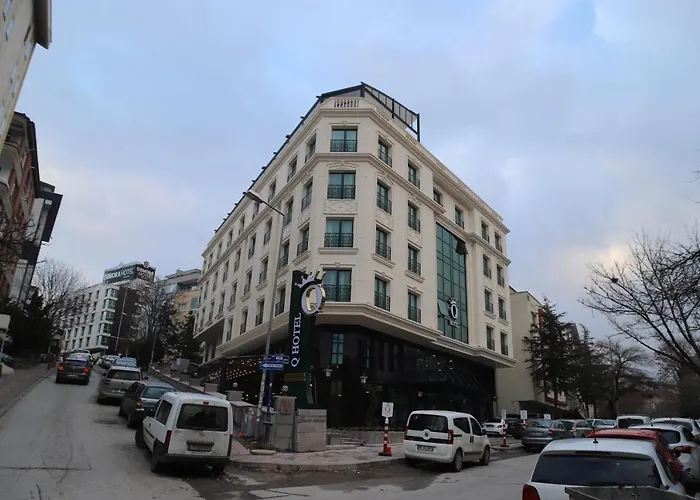 Q Hotel