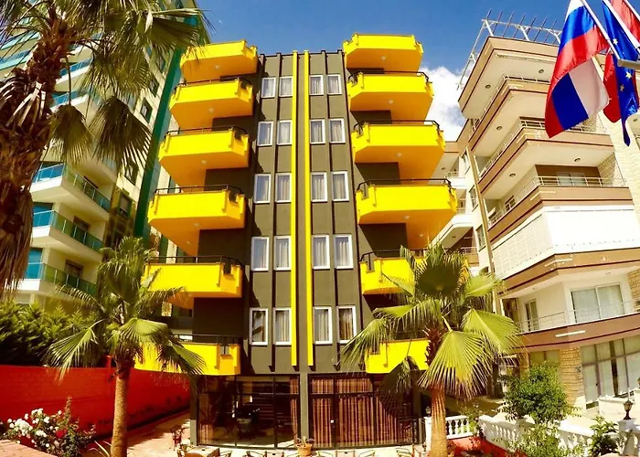 Flamingo Beach & Suite