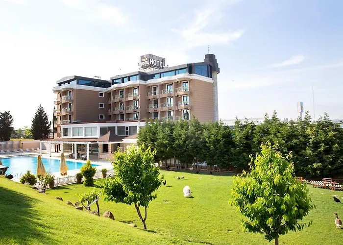 Premier Vista Hotel