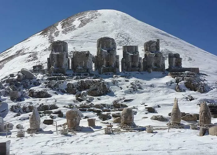 Nemrut Dağı Işik Pansi̇on
