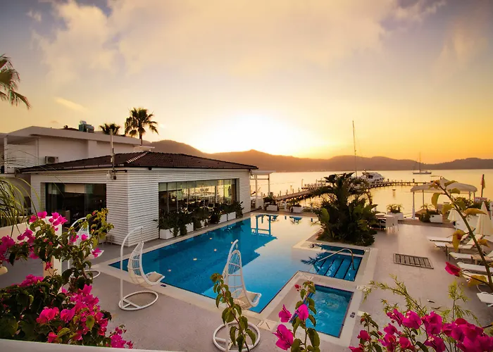 Poseidon Boutique And Yacht Club Selimiye