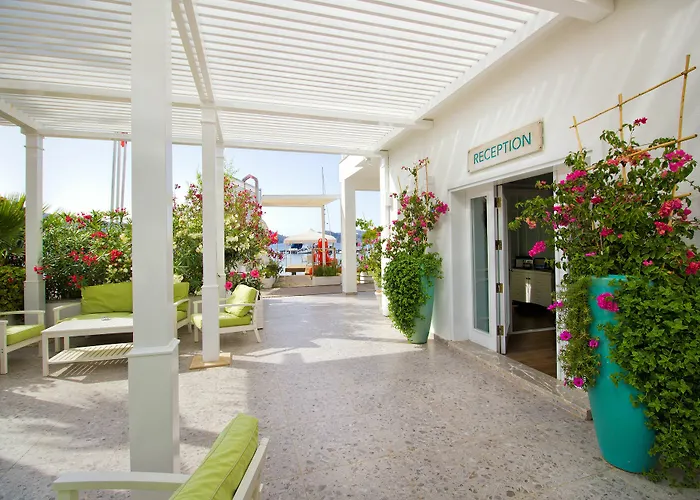 Poseidon Boutique And Yacht Club Selimiye