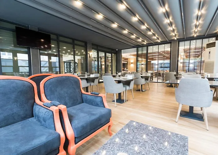 Izz Otel
