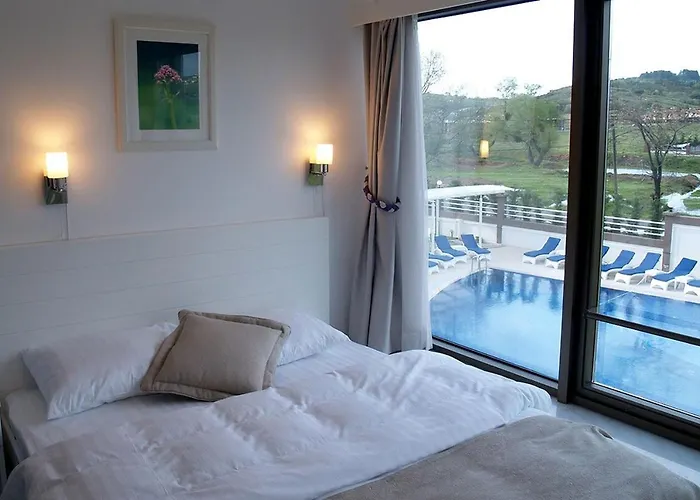 Violet Park Hotel